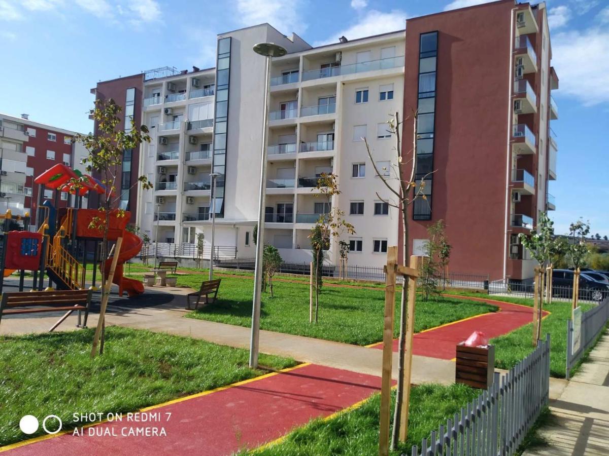 Aga Apartman พอดโกริกา ภายนอก รูปภาพ