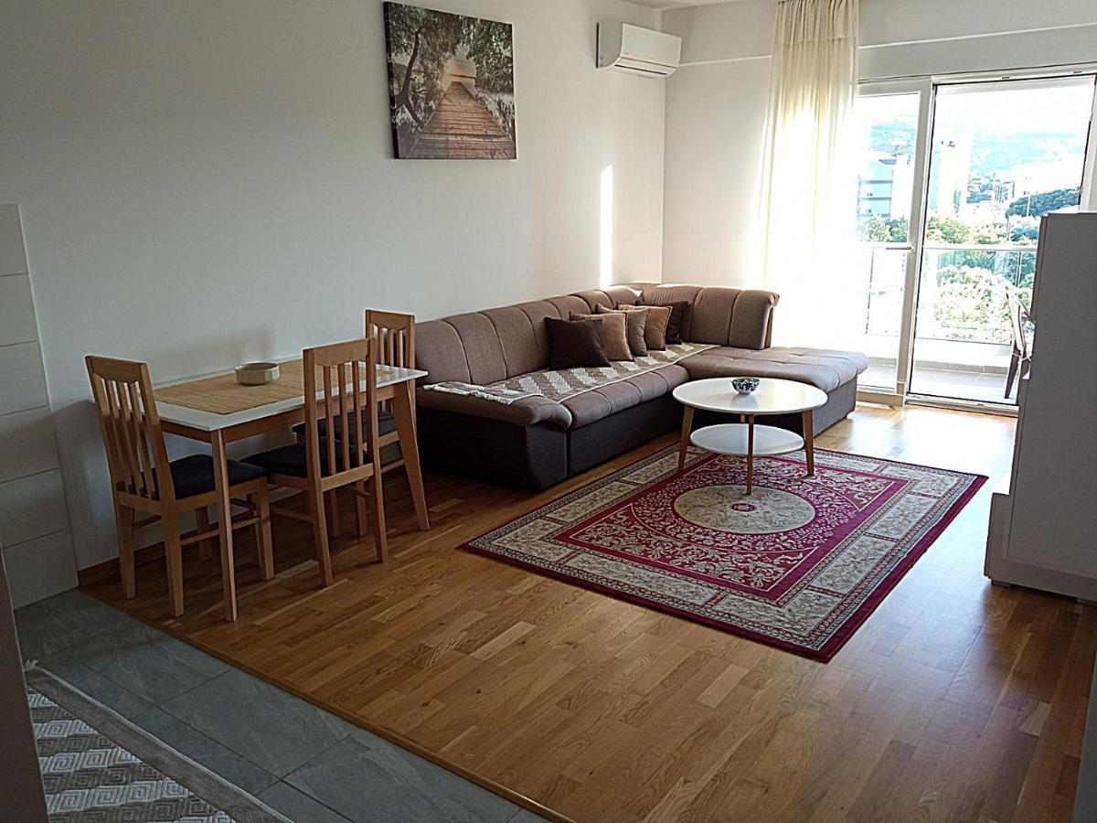 Aga Apartman พอดโกริกา ภายนอก รูปภาพ
